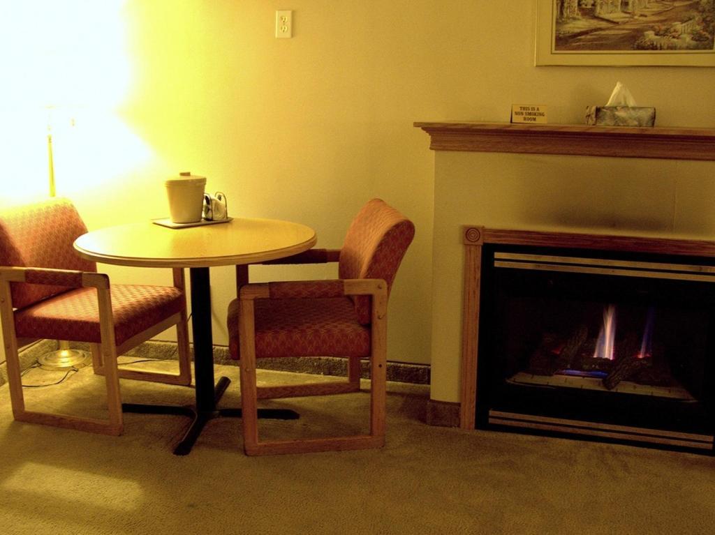 Fairview Inn Cornwall Room photo