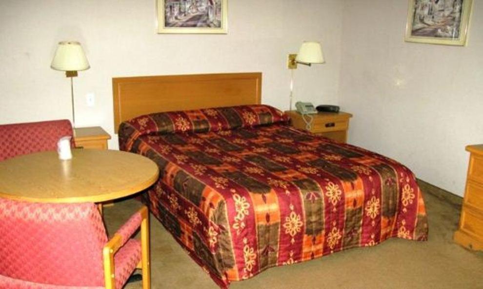 Fairview Inn Cornwall Room photo