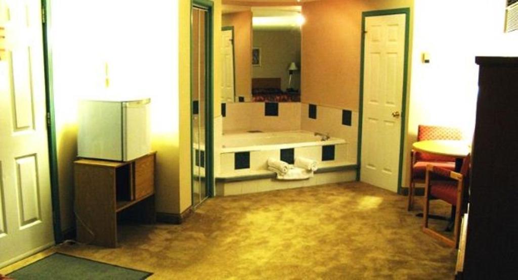 Fairview Inn Cornwall Room photo